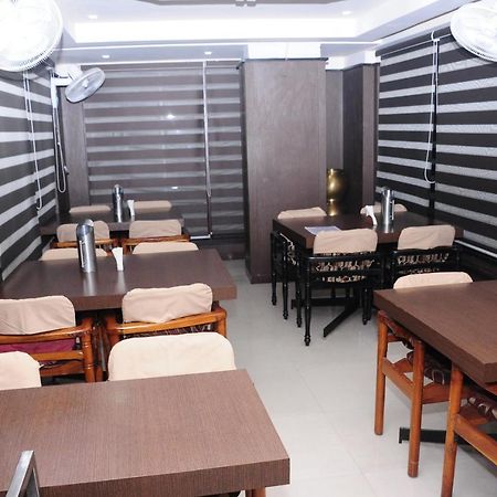 Hotel Surya Rajahmundry Ngoại thất bức ảnh