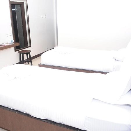 Hotel Surya Rajahmundry Ngoại thất bức ảnh