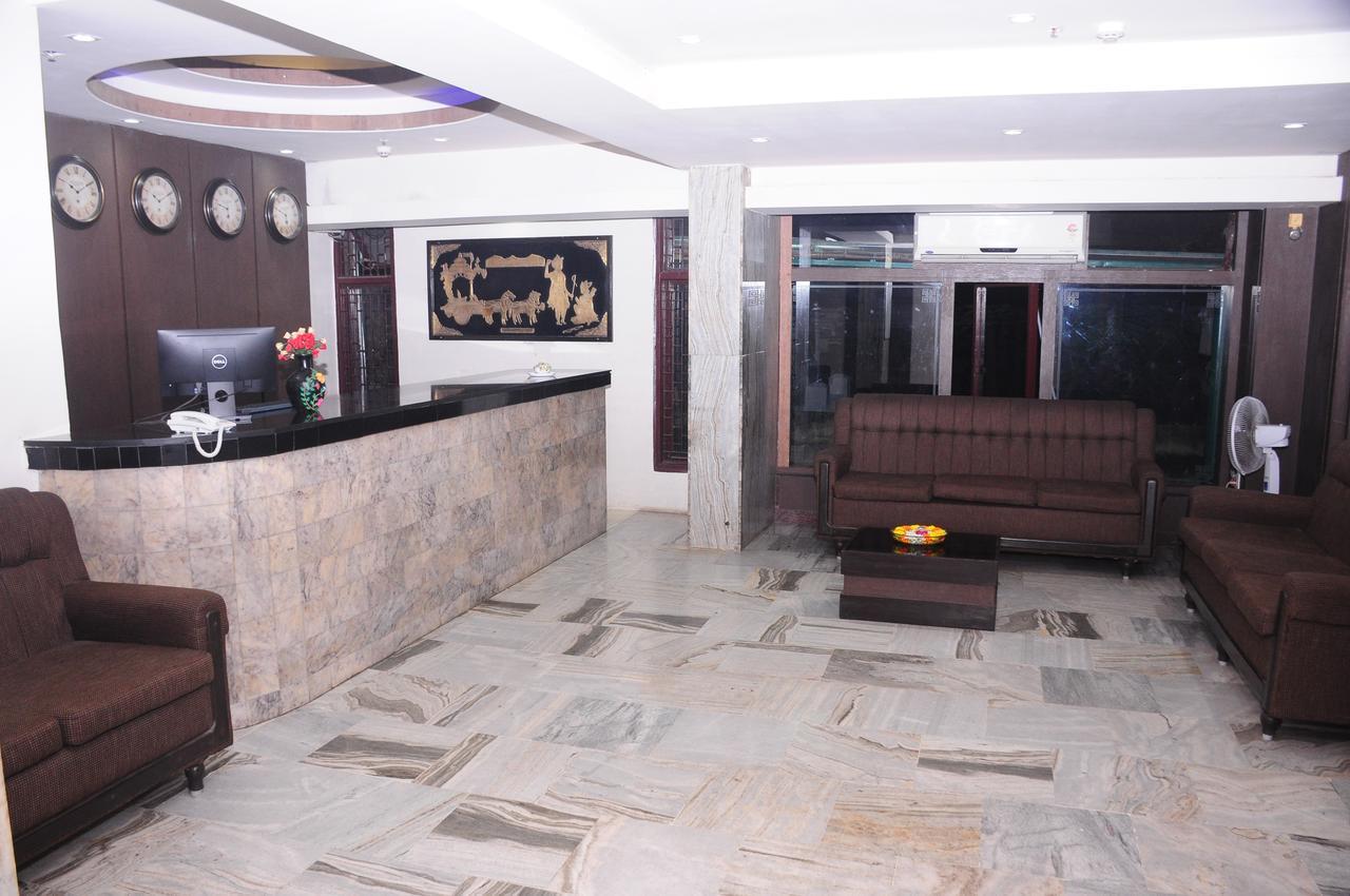Hotel Surya Rajahmundry Ngoại thất bức ảnh