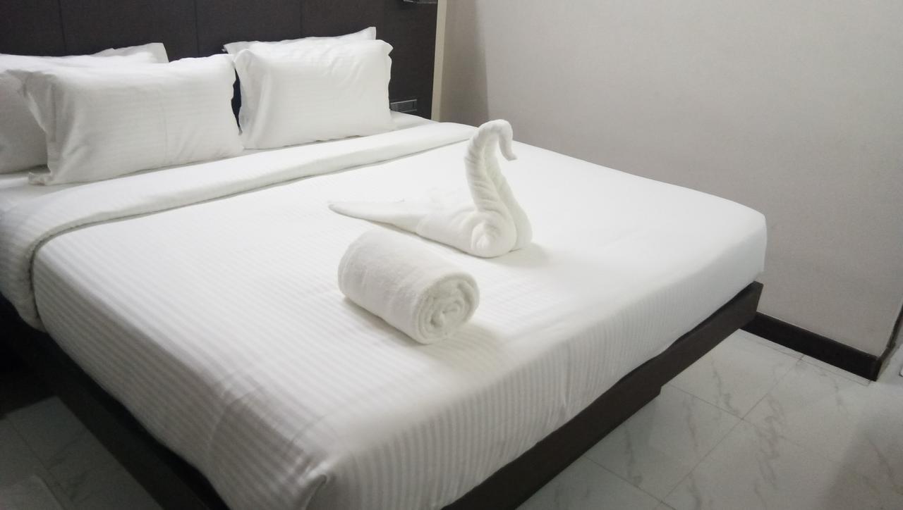Hotel Surya Rajahmundry Ngoại thất bức ảnh