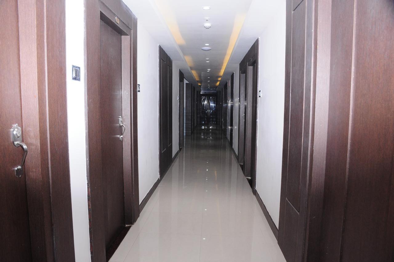 Hotel Surya Rajahmundry Ngoại thất bức ảnh