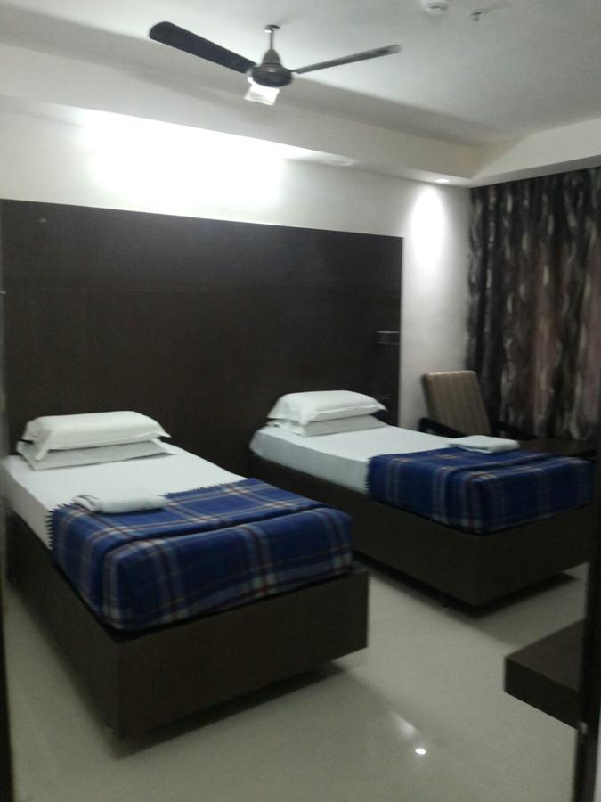 Hotel Surya Rajahmundry Ngoại thất bức ảnh