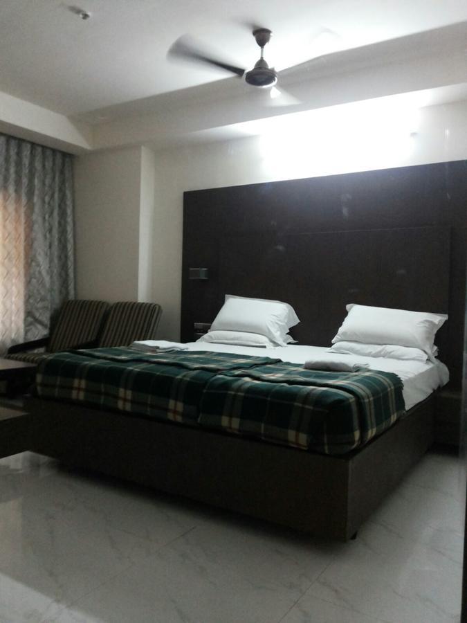 Hotel Surya Rajahmundry Ngoại thất bức ảnh