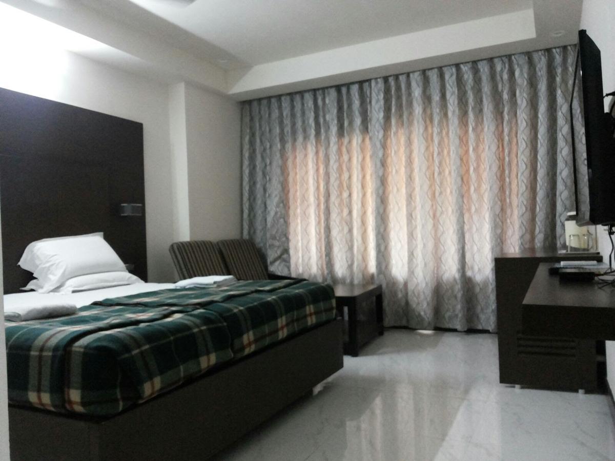 Hotel Surya Rajahmundry Ngoại thất bức ảnh