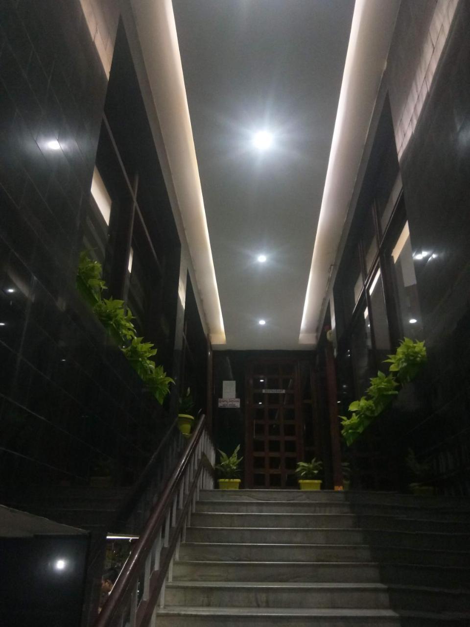 Hotel Surya Rajahmundry Ngoại thất bức ảnh